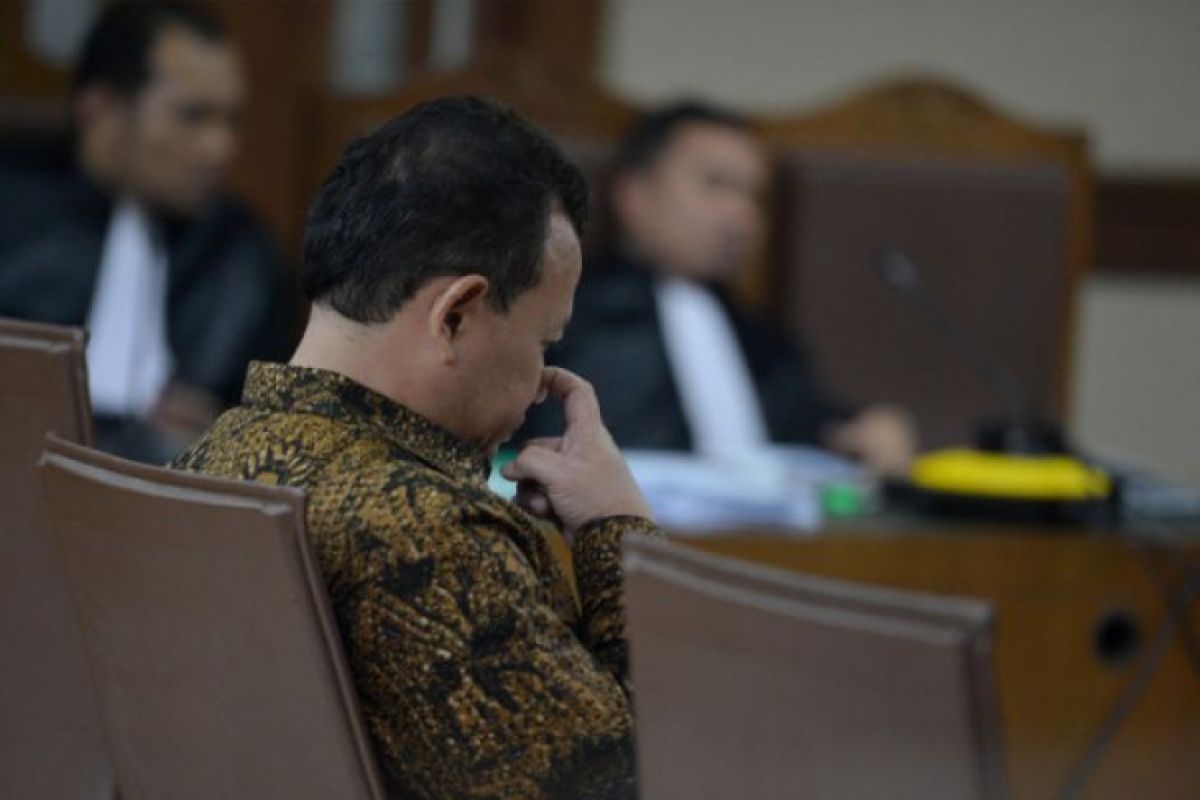 Auditor BPK divonis enam tahun penjara