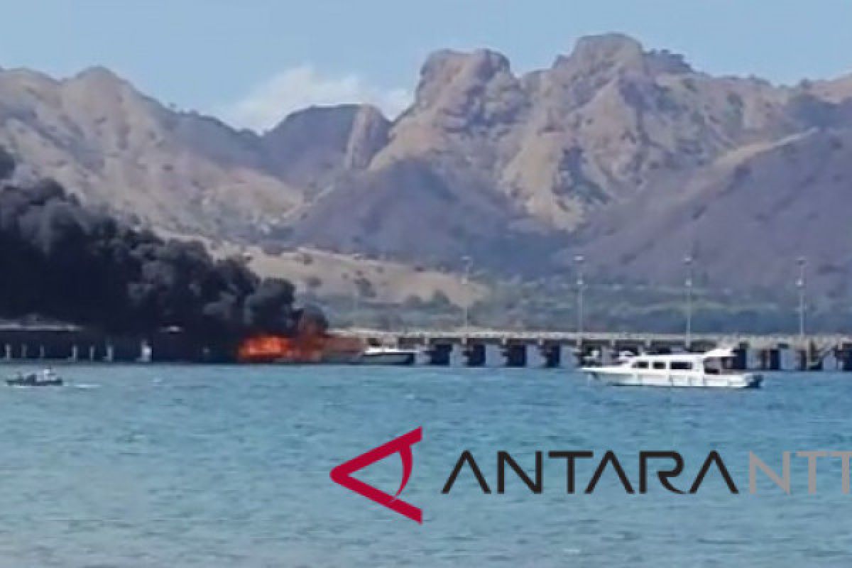 "Speed Boat" terbakar di kawasan TN Komodo