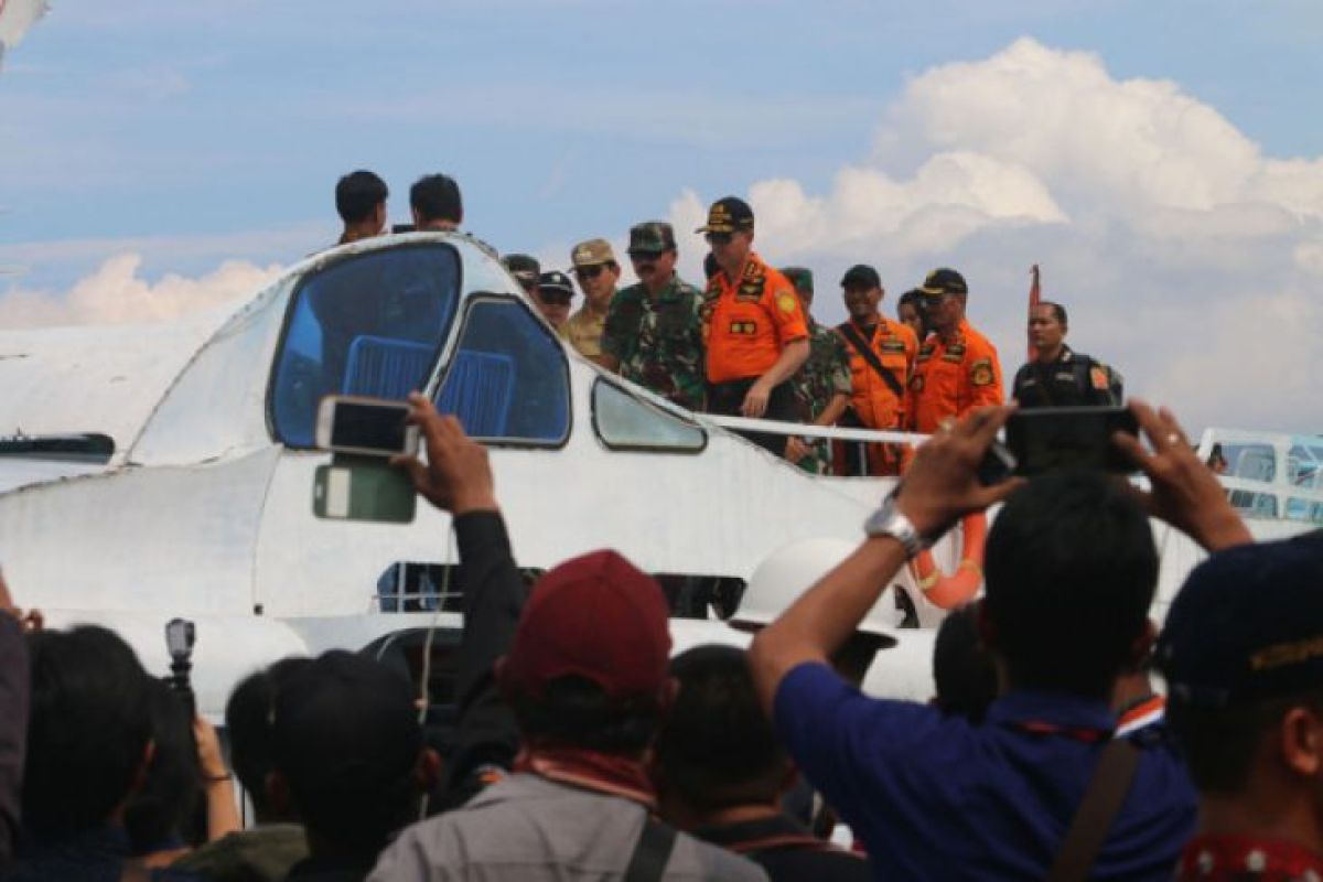 TNI kerahkan penyelam Marinir cari korban KM Sinar Bangun