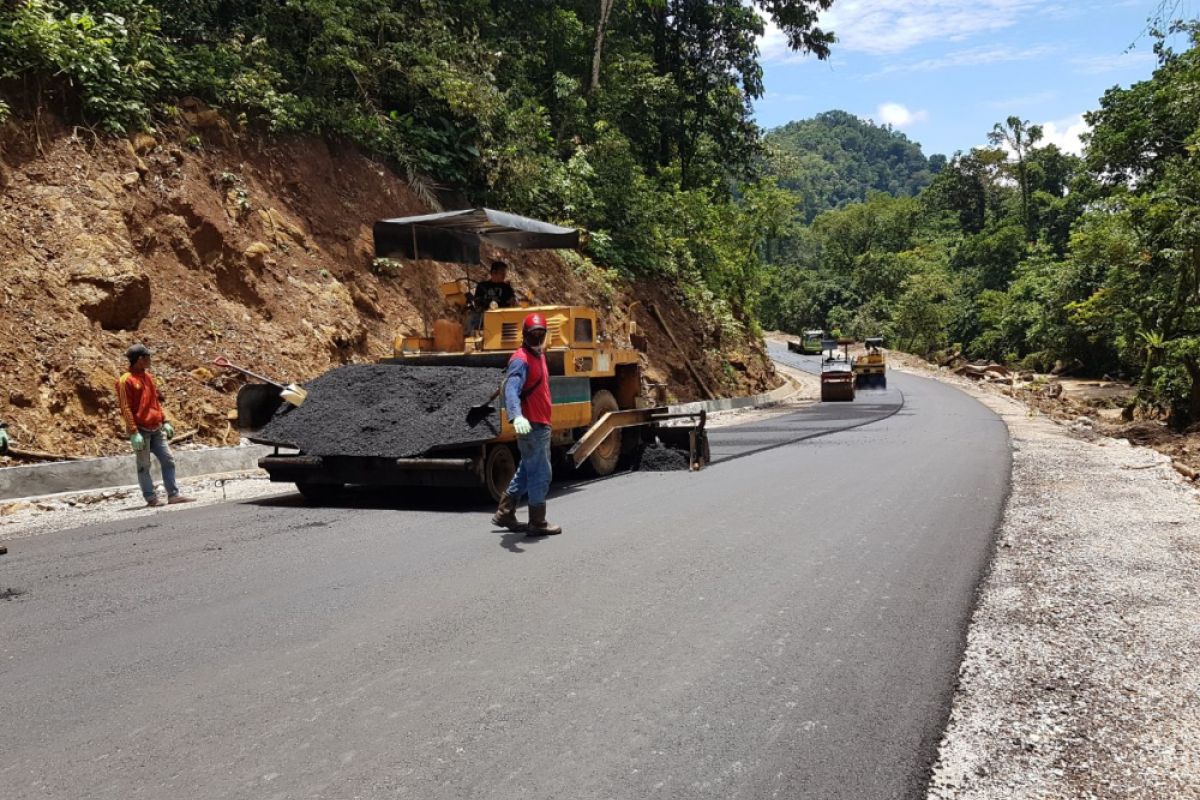 Menanti jalan mulus di ruas Tomata-Beteleme (vidio)