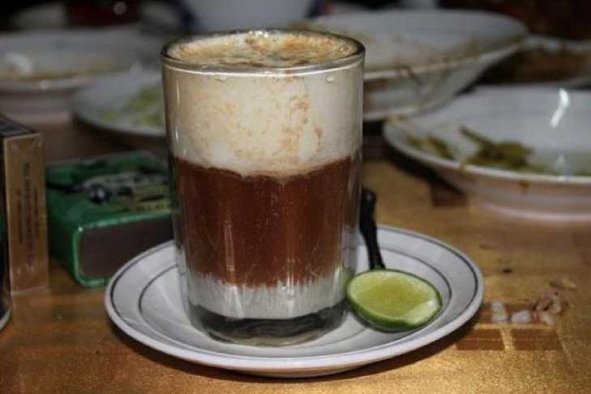 Teh telur minuman khas lelaki Minang