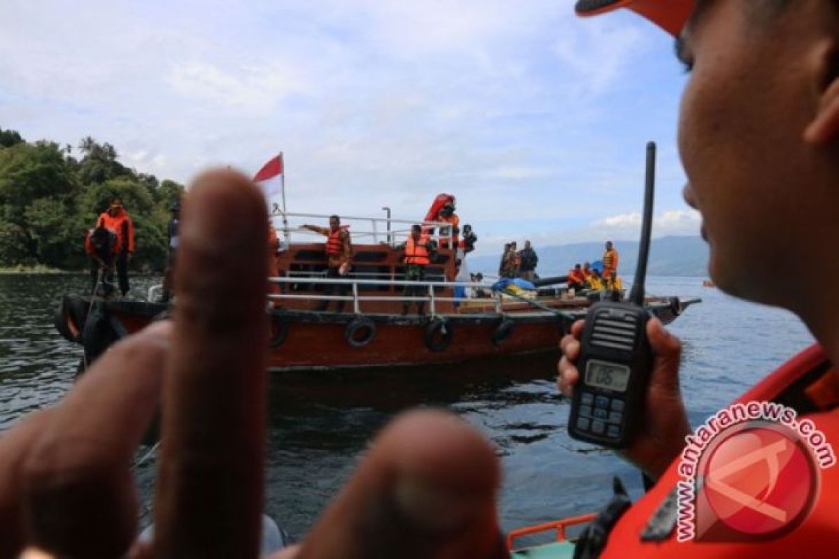 TNI AL gunakan pemindai sonar cari kapal tenggelam di Toba