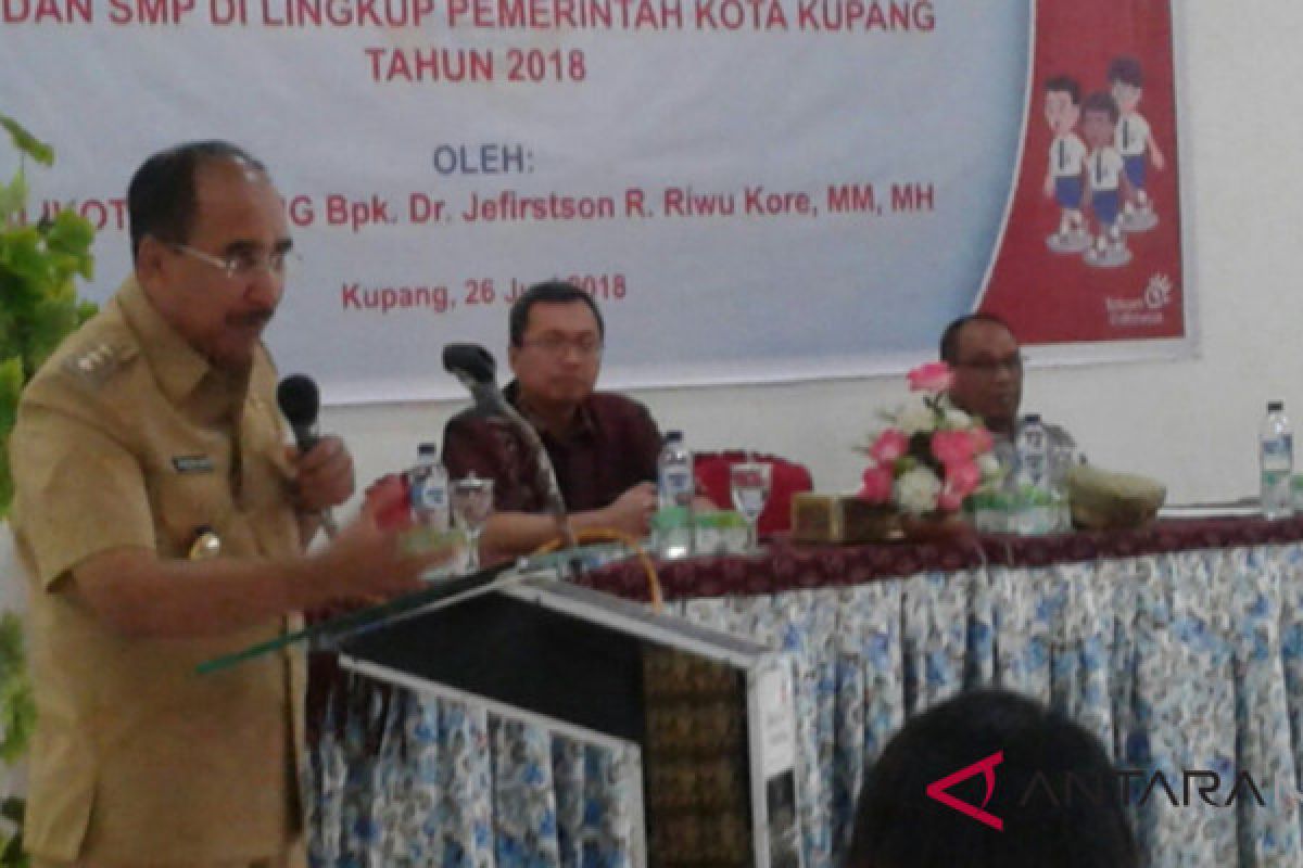 Pemkot Kupang bantu korban bencana