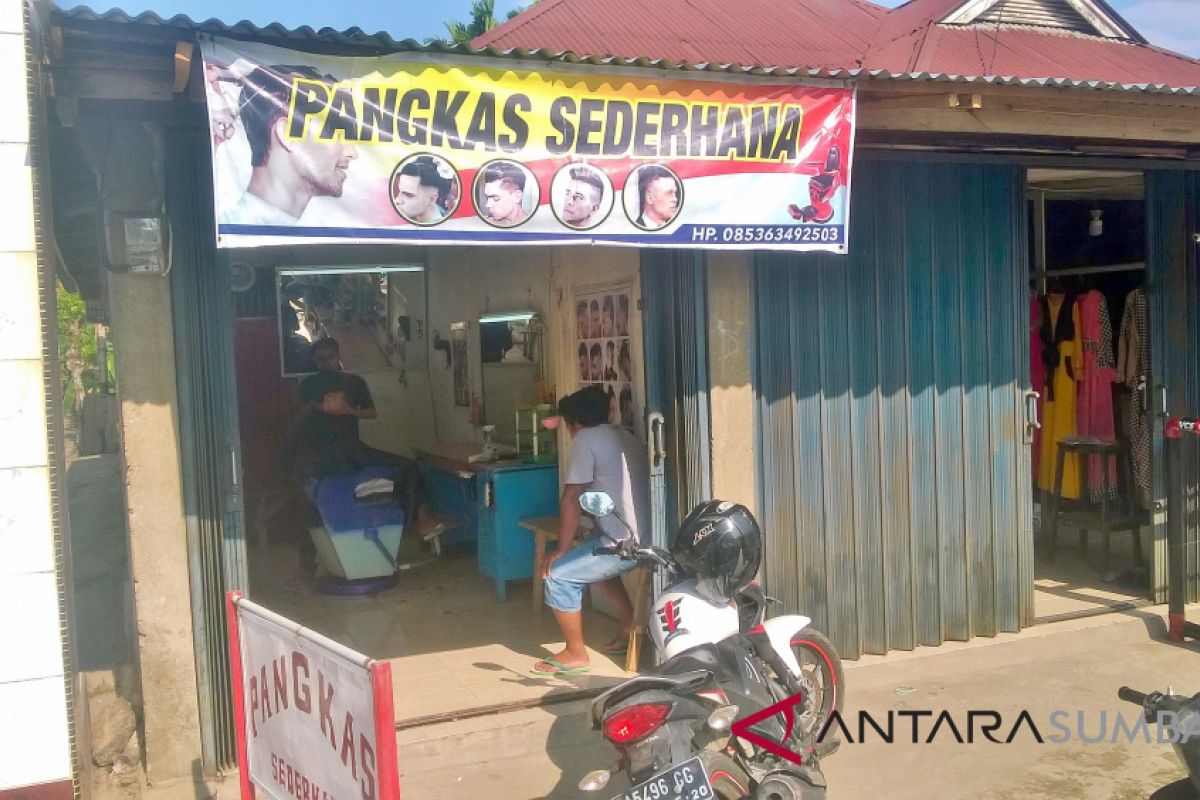 Omzet Jasa Pangkas Rambut Naik 40 Persen di Pessel