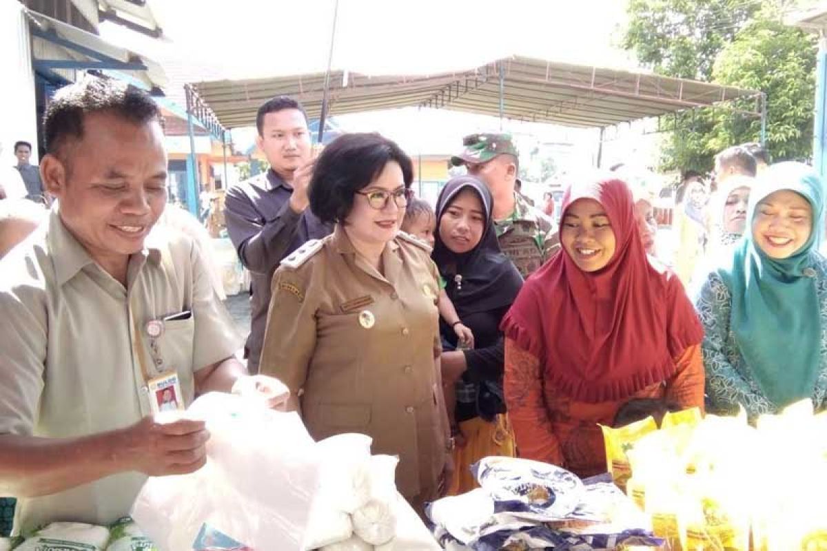 Pasar penyeimbang wujud kepedulian pemerintah, kata Wabup Barsel