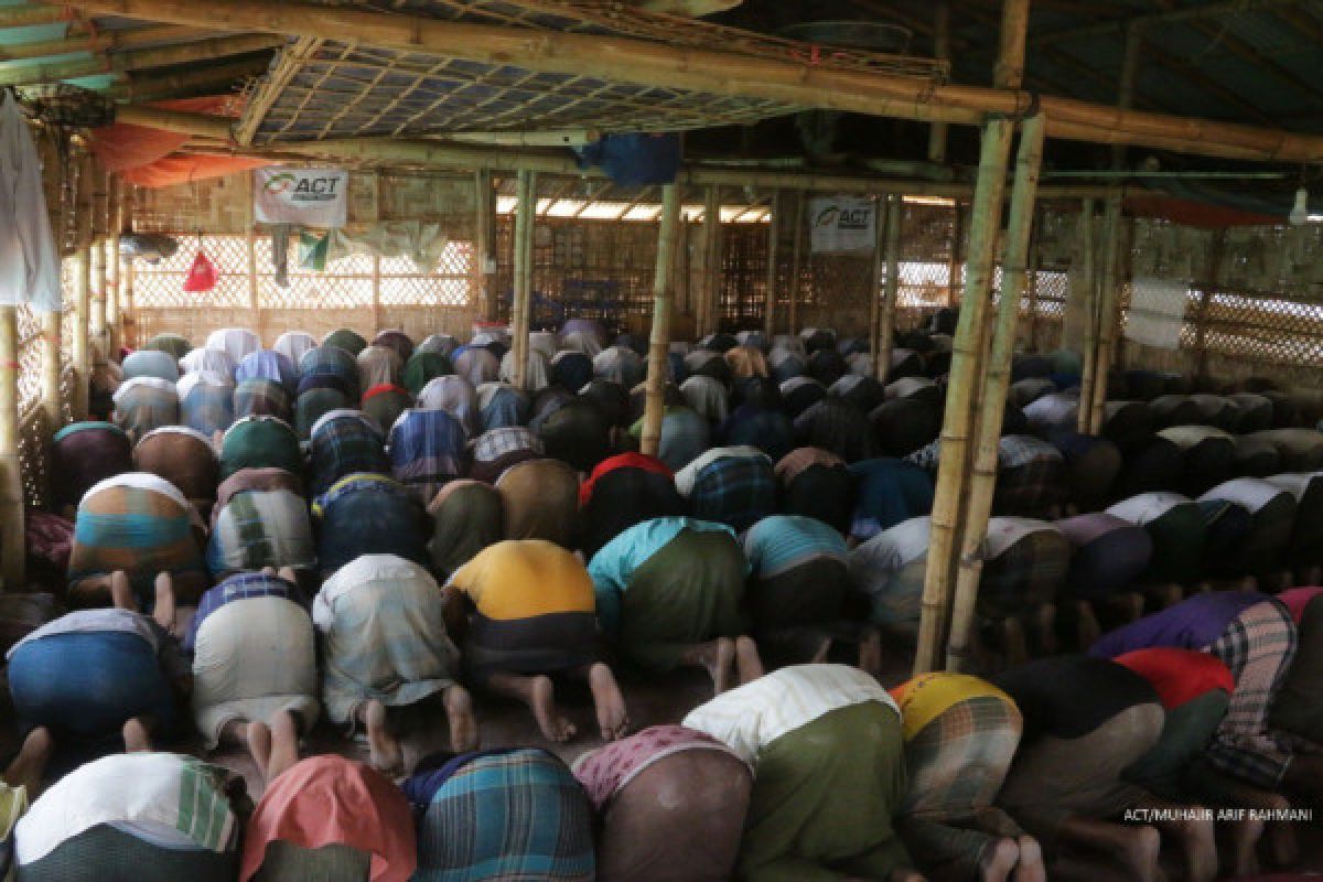 Aparatur diimbau shalat tepat waktu dan berjamaah