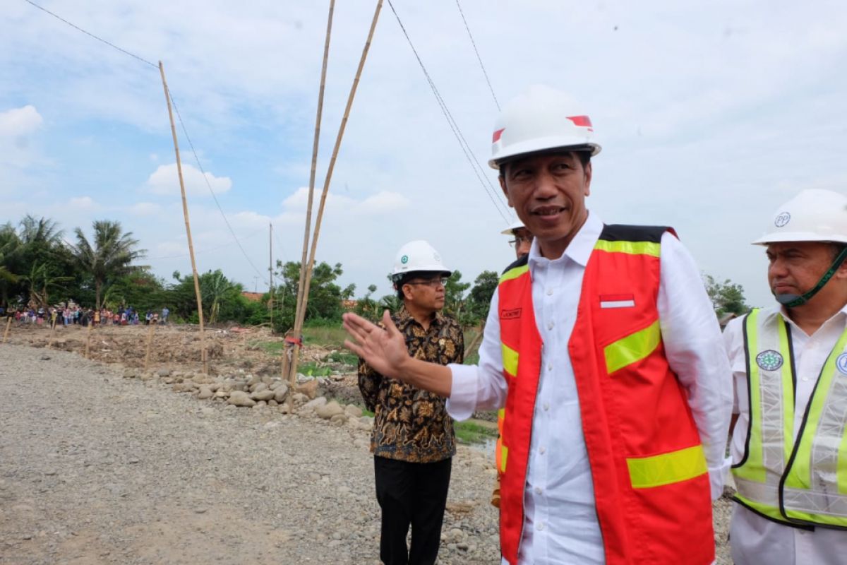 Presiden Jokowi ulang tahun, warganet ucapkan #HBDJokowiKerjaPakaiHati