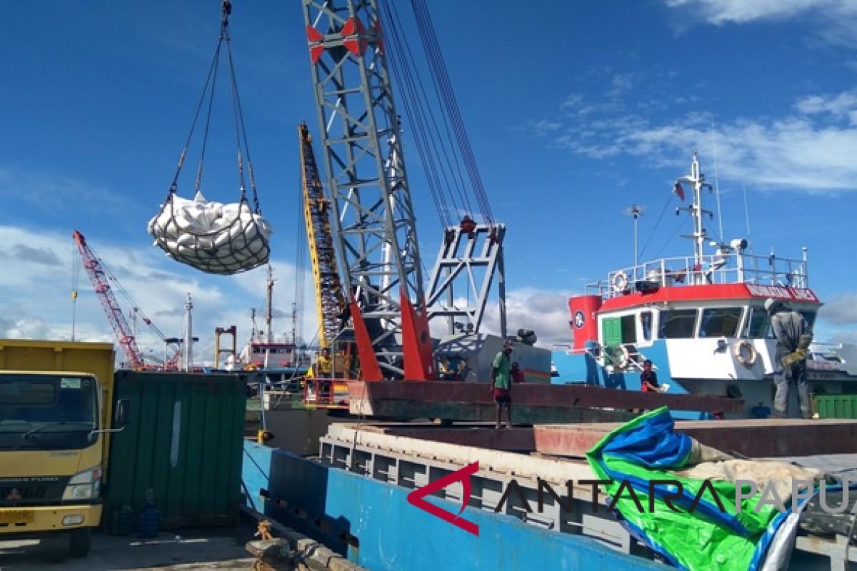 Disperindag Mimika datangkan material gerai maritim dari Surabaya