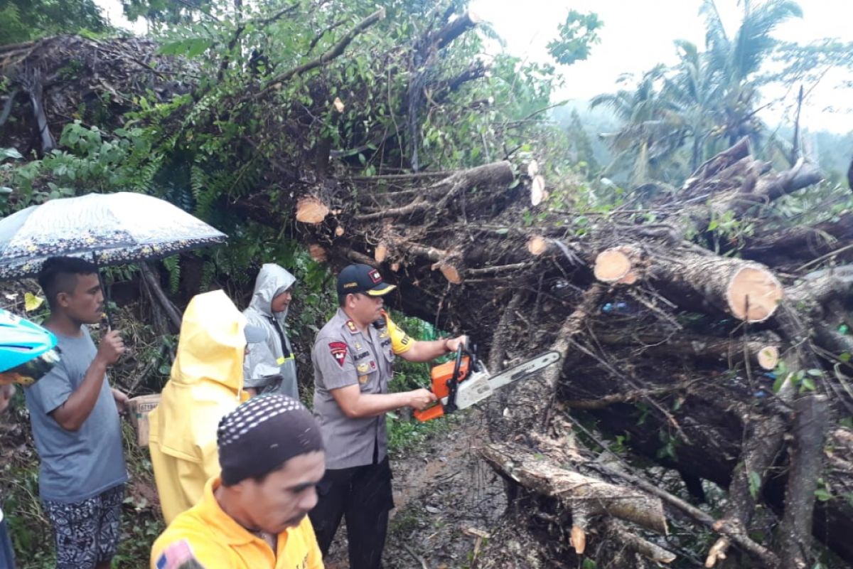 Longsor dan banjir tidak menimbulkan korban jiwa