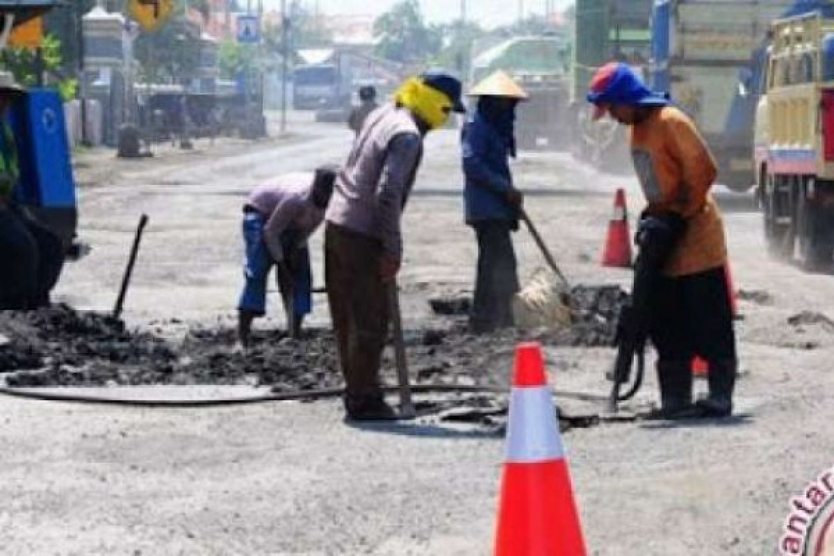Anggaran Perbaikan Jalan di Riau Rp72 Miliar, 30 Persen Baru Dikerjakan
