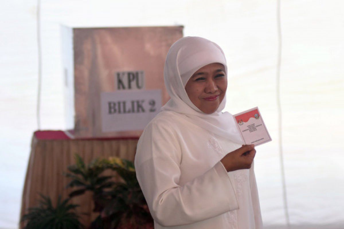 Khofifah raup 76 persen suara di TPS kampungnya