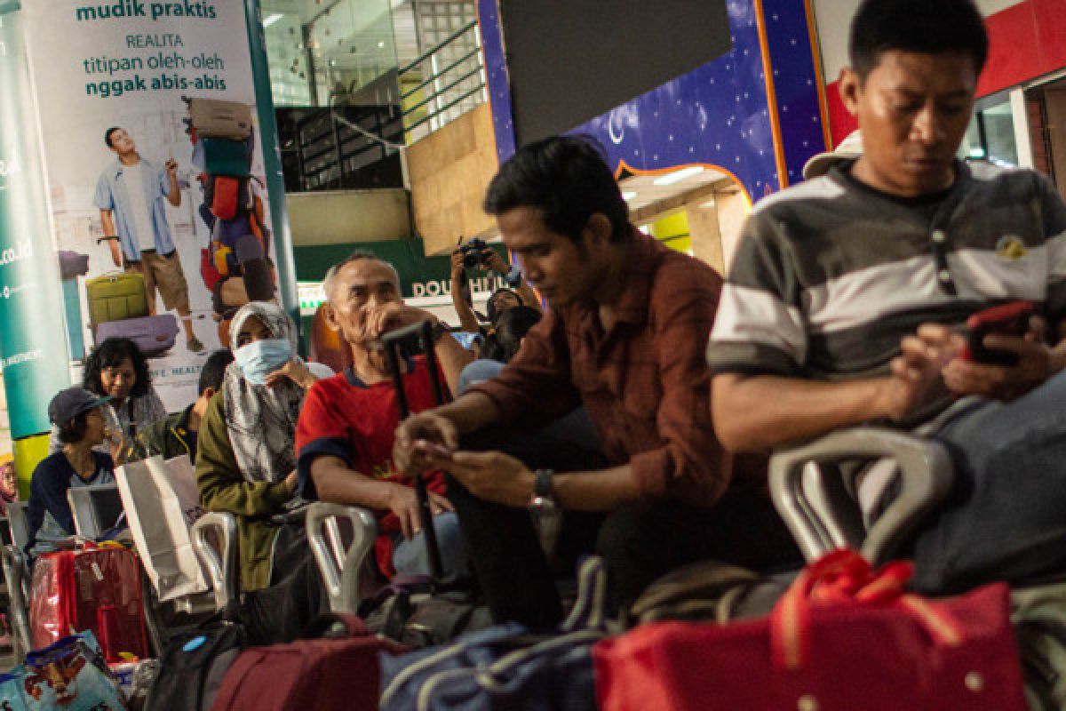 Jumlah pemberangkatan kereta dari Stasiun Gambir ditambah