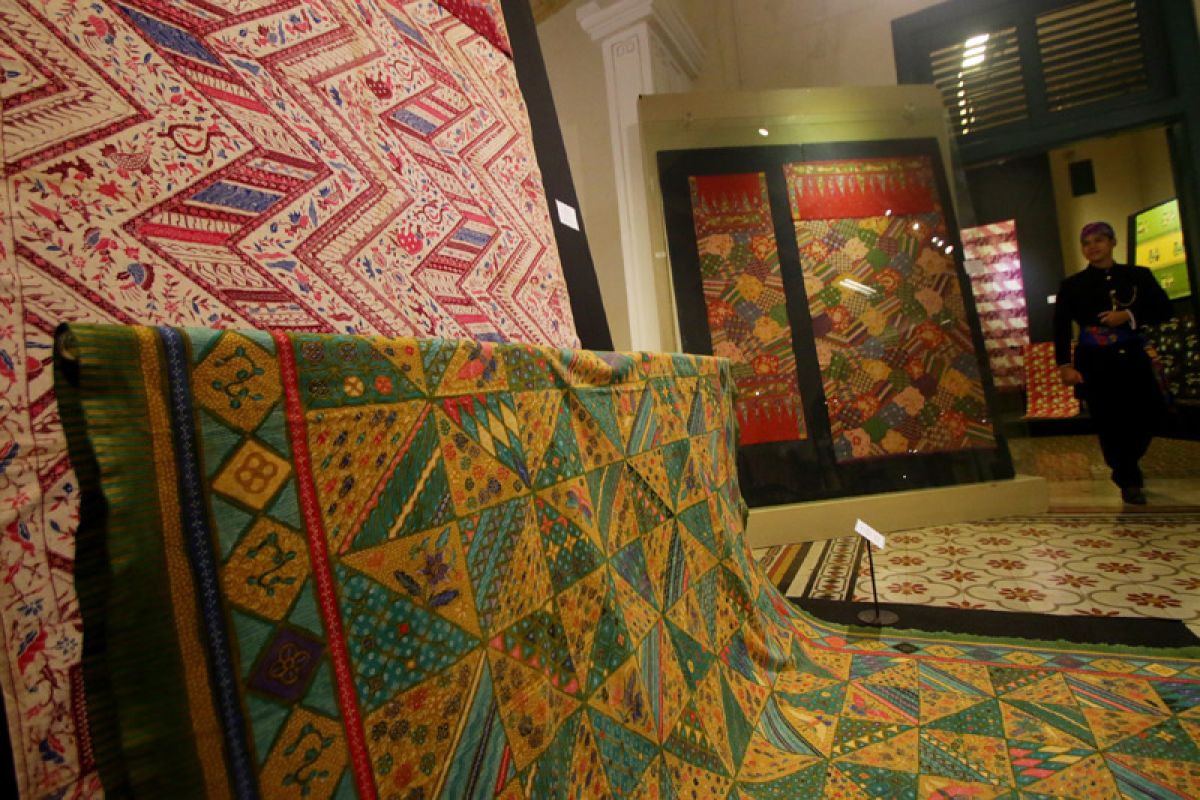 Indonesia`s batik dominates global market this year