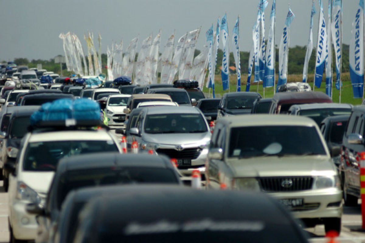 Sebanyak 82.000 kendaraan diprediksi lewati Tol Jakarta-Cikampek di H-1