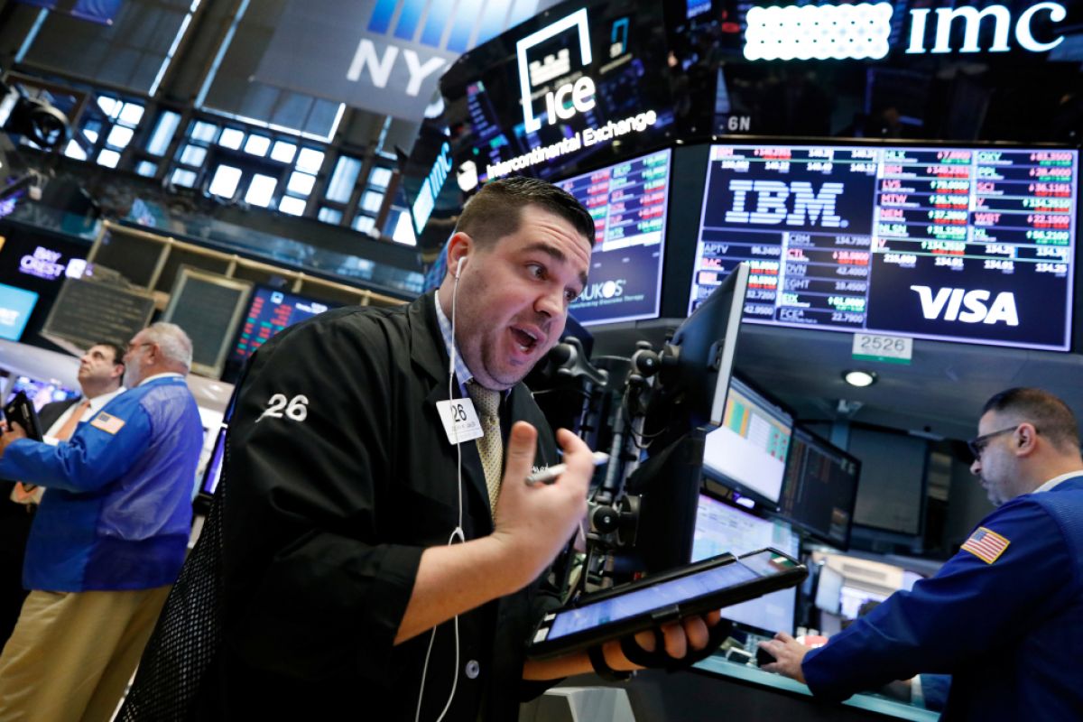 Wall Street jatuh dipicu kekhawatiran perang dagang