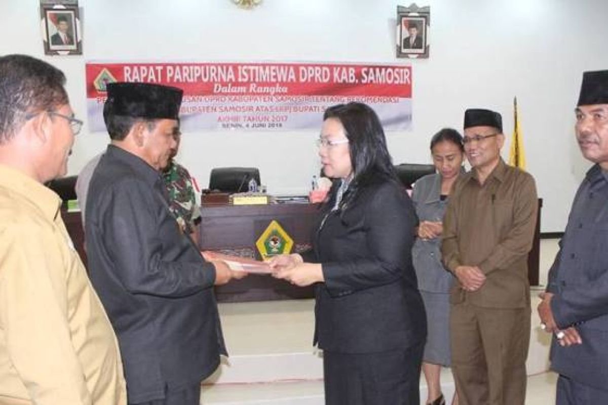 Dewan terima LKPJ Bupati Samosir 2017