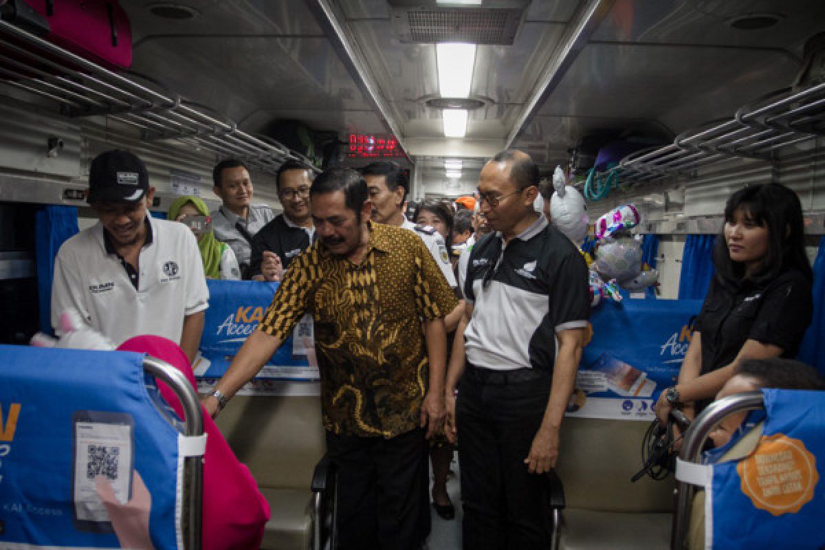 Wali Kota Solo lepas peserta mudik bareng BUMN balik  ke Jakarta