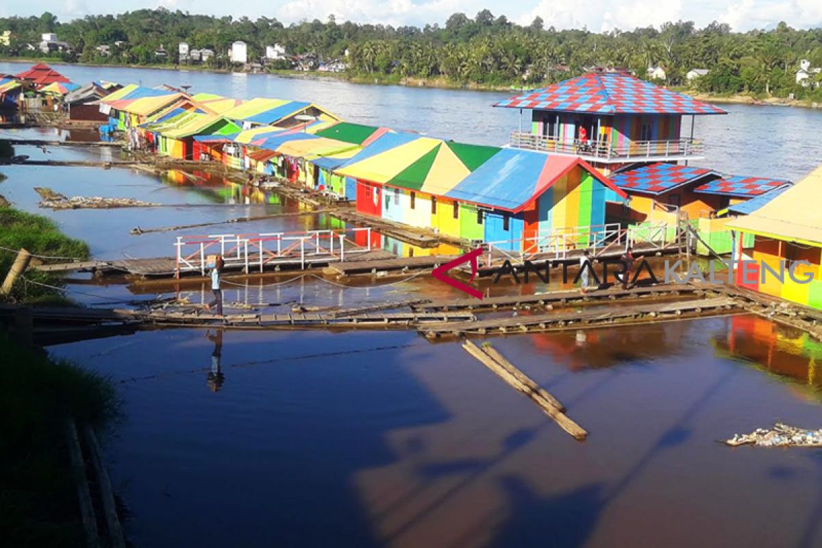 Pedalaman Sungai Barito bisa dilayari kapal dan tongkang