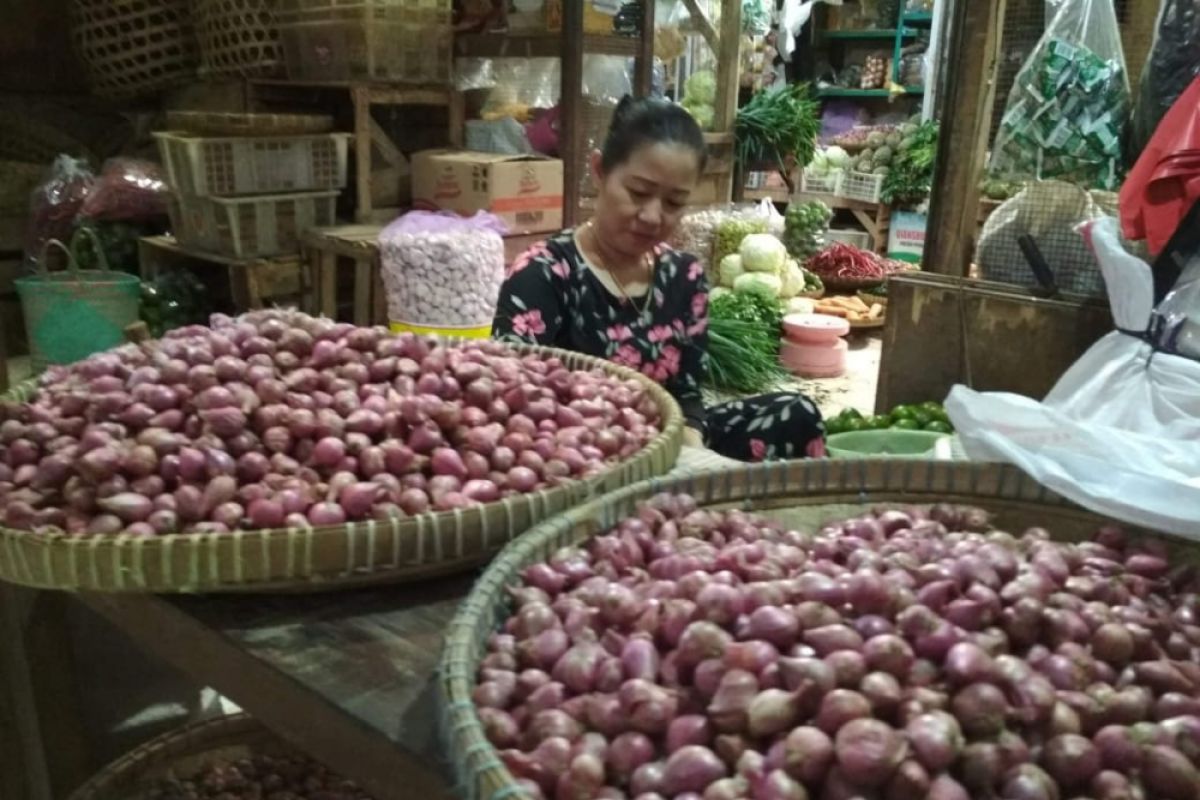 Harga kebutuhan poko masyarakat di Kudus fluktuasi