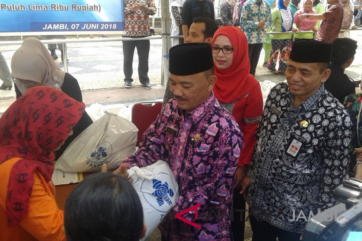 Pasar murah Jambi di Taman Jomblo