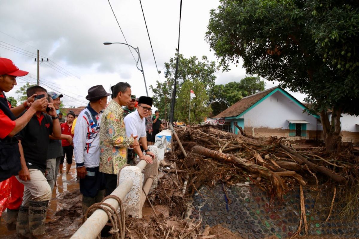 Anas: Penyebab Banjir Bandang Banyuwangi Bukan karena Pembalakan Liar (Video)