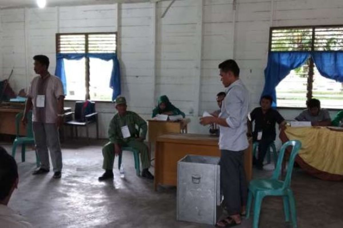 Ditemukan Sejumlah Pelanggaran pada Pemungutan Suara di Dumai, Ada Berfoto saat Nyoblos