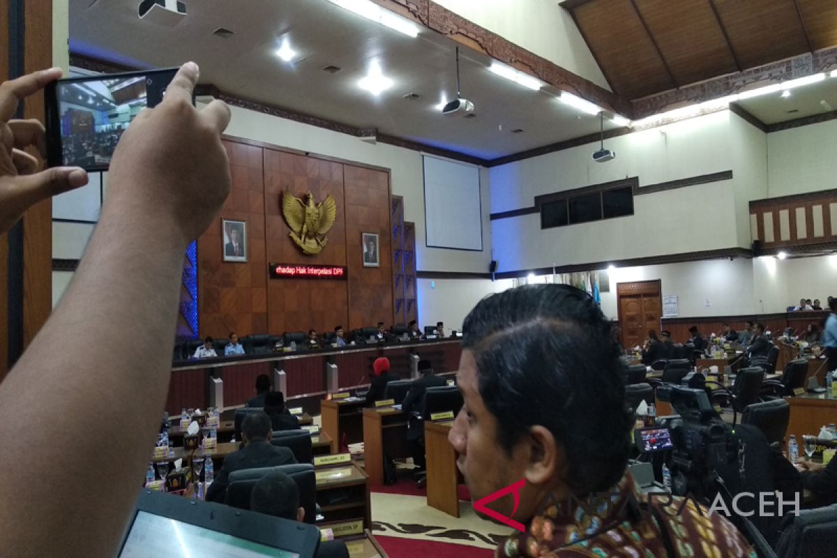 Sidang DPR Aceh Aceh molor hingga 2 jam