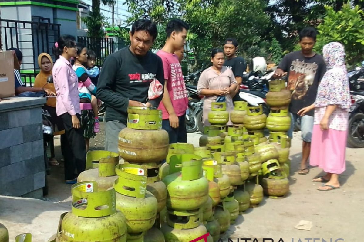 Warga Temanggung kesulitan dapatkan elpiji tiga kilogram