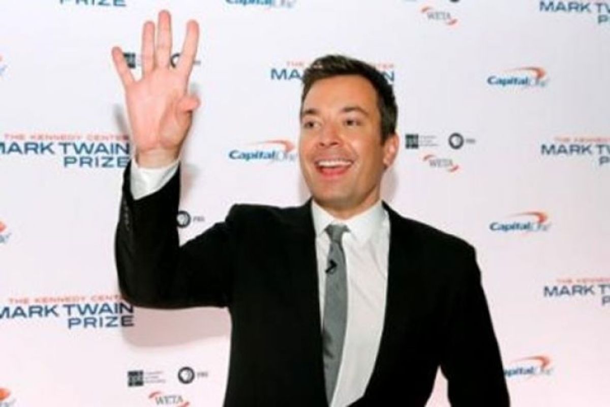 Jimmy Fallon bertanya apakah Donald Trump punya hal lebih penting daripada mencela