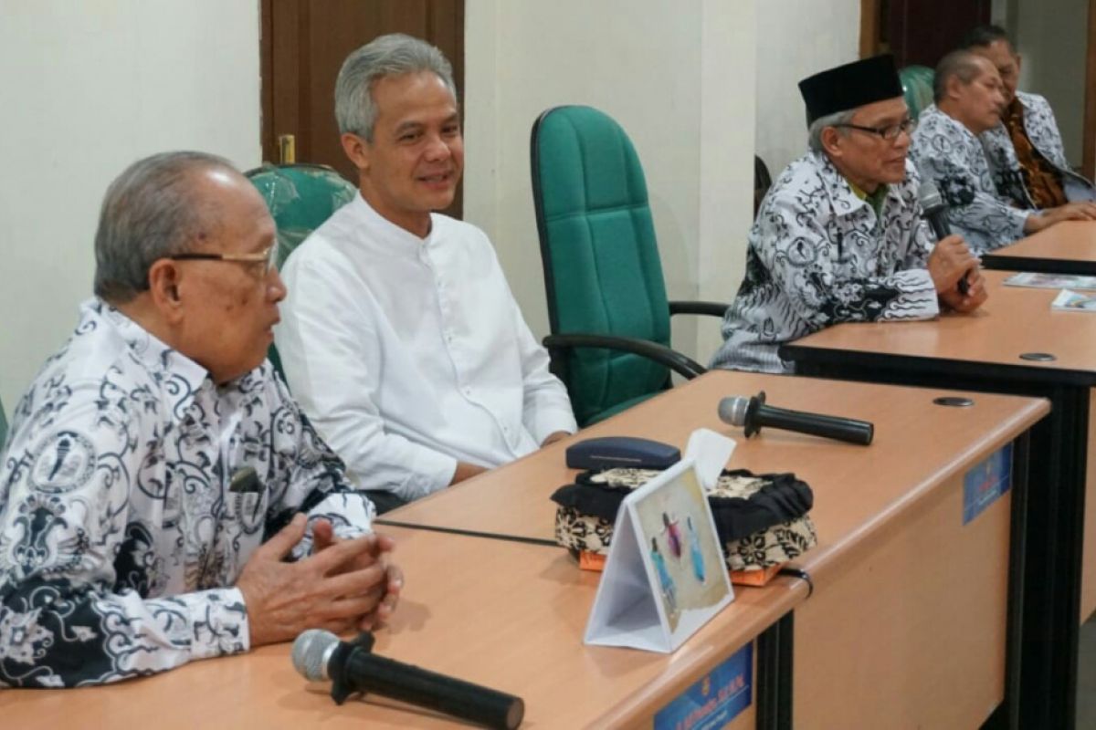 Susun kebijakan pendidikan, Ganjar minta masukan PGRI-PGSI