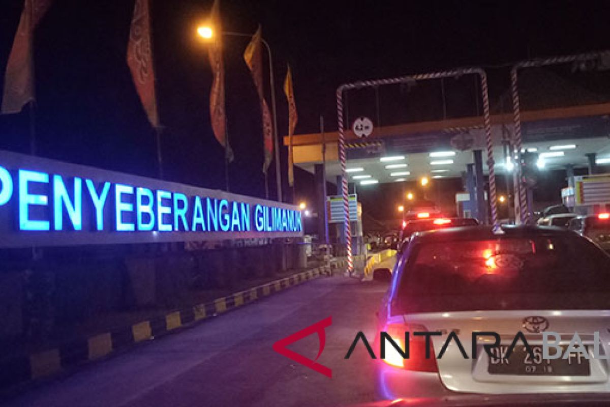 Macet tapi lancar di penyeberangan Gilimanuk-Ketapang