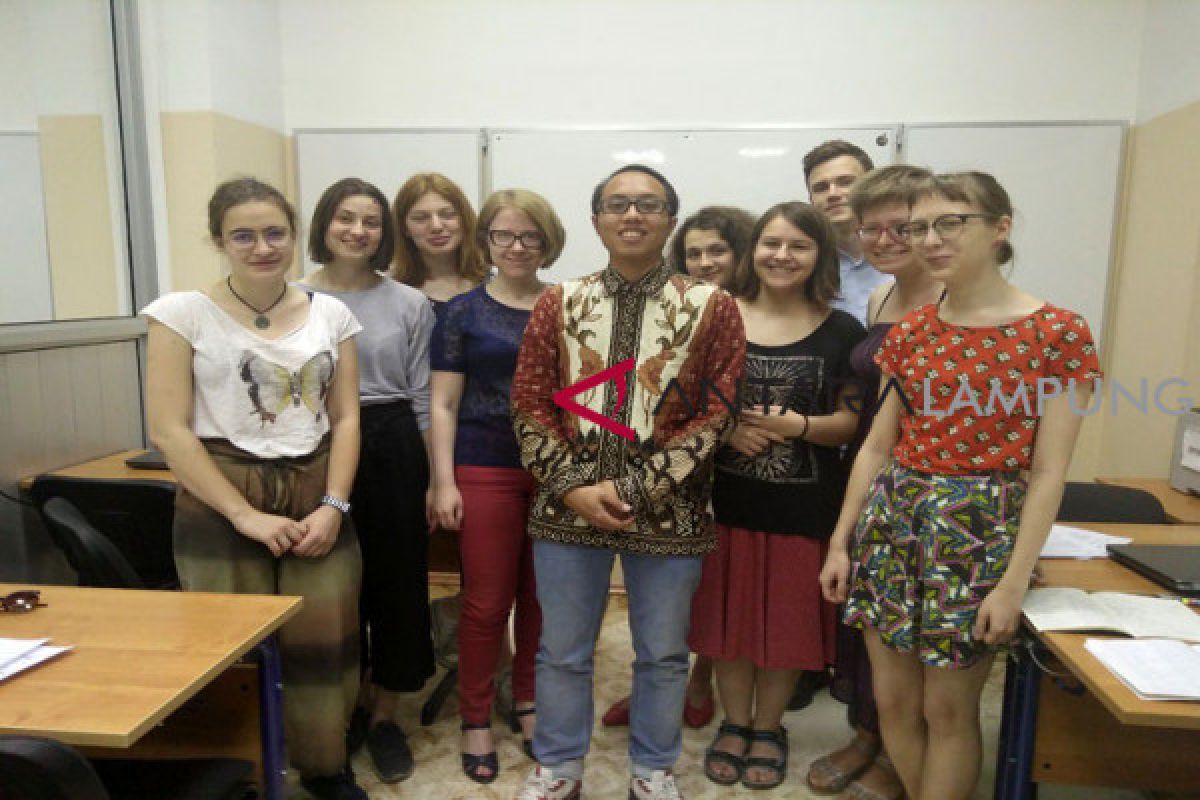Giri bangga ajarkan bahasa indonesia di Rusia