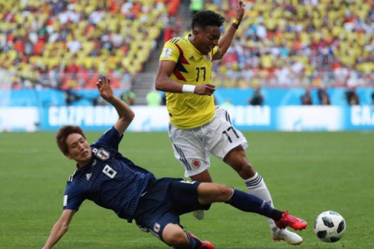 Jepang kalahkan Kolombia 2-1