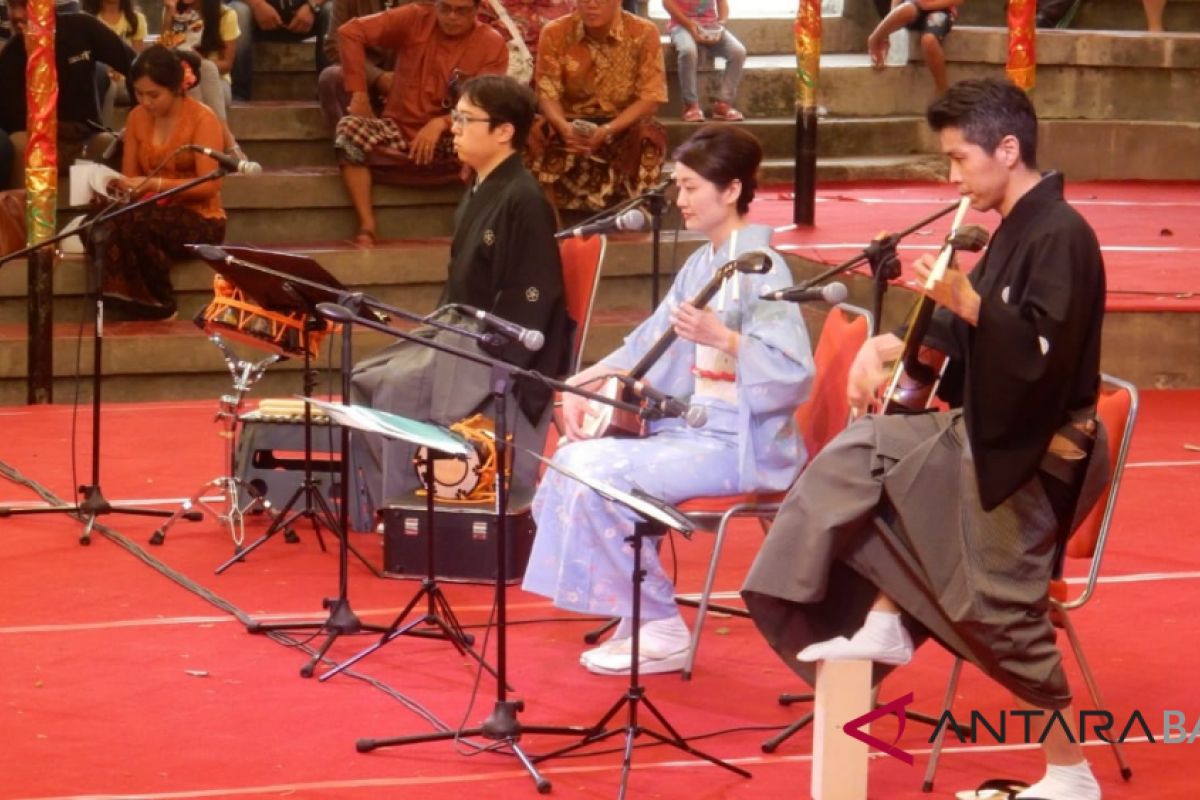 Seniman Jepang kenalkan musik Kabuki di PKB