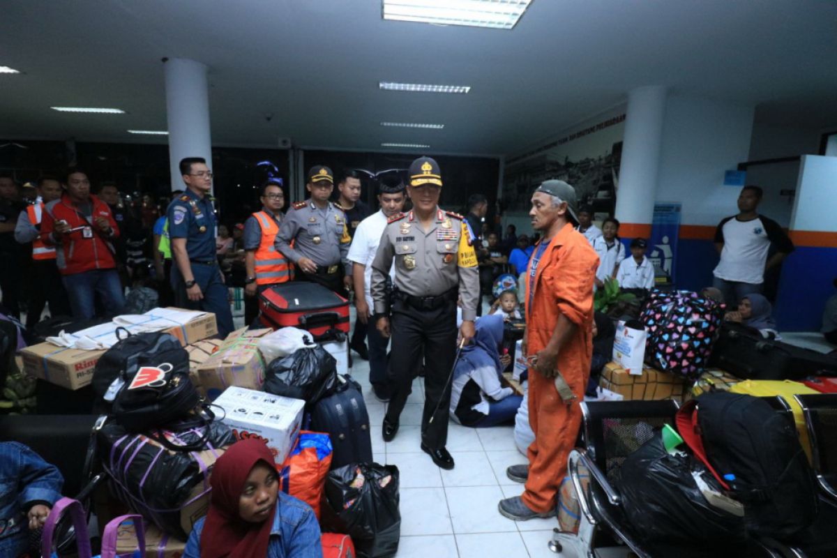 Kapolda cek pemudik di Pelabuhan Pontianak