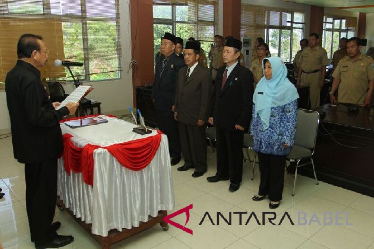 Bupati Bangka Barat lantik empat pejabat eselon II dan III