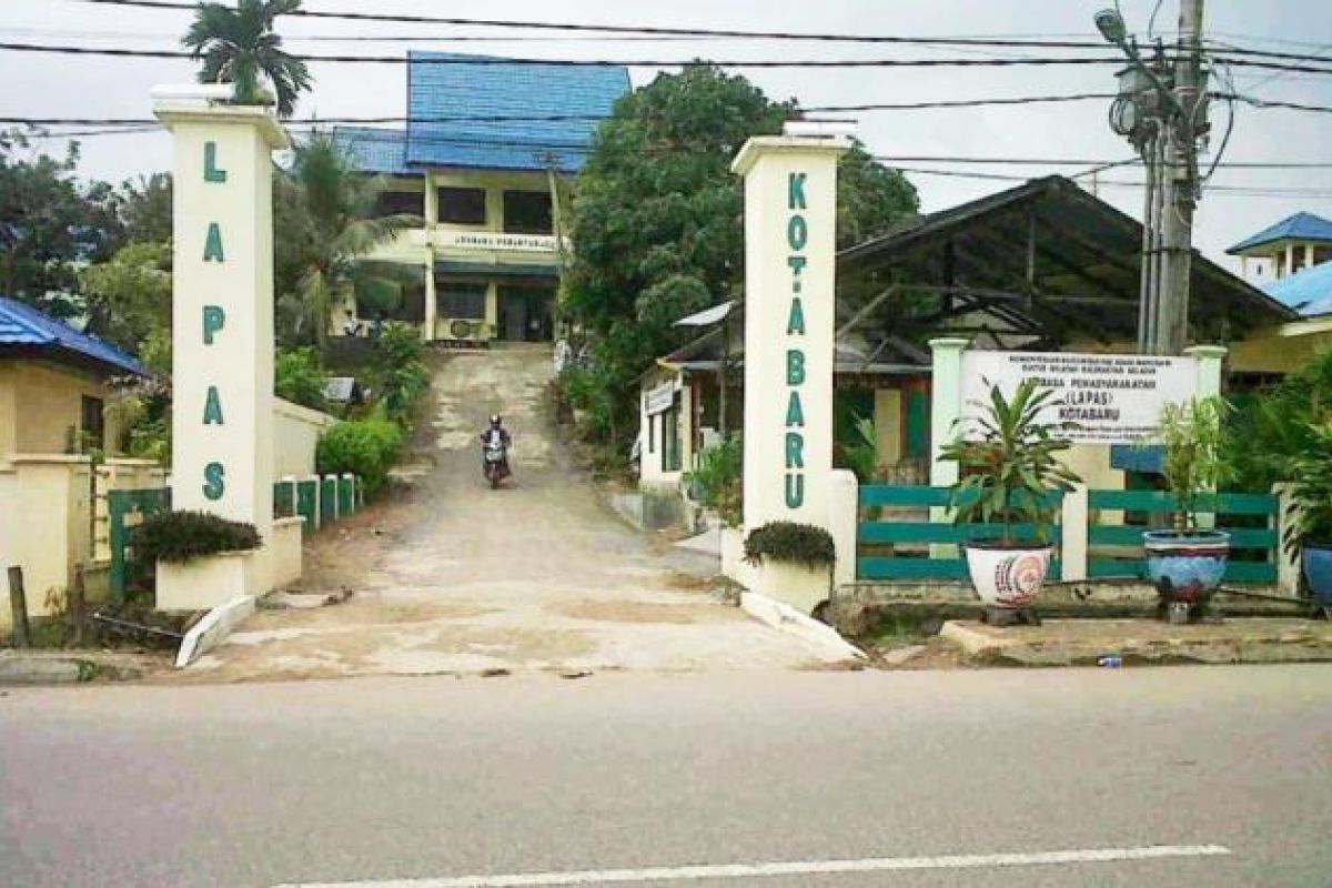 Kotabaru Penitentiary supplied by PDAM water tank