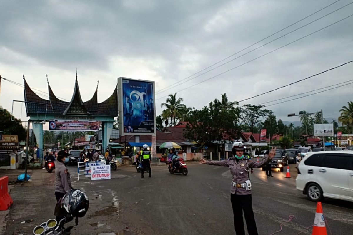 Kunjungan ke Lembah Harau masih membludak, polisi berlakukan sistem buka tutup