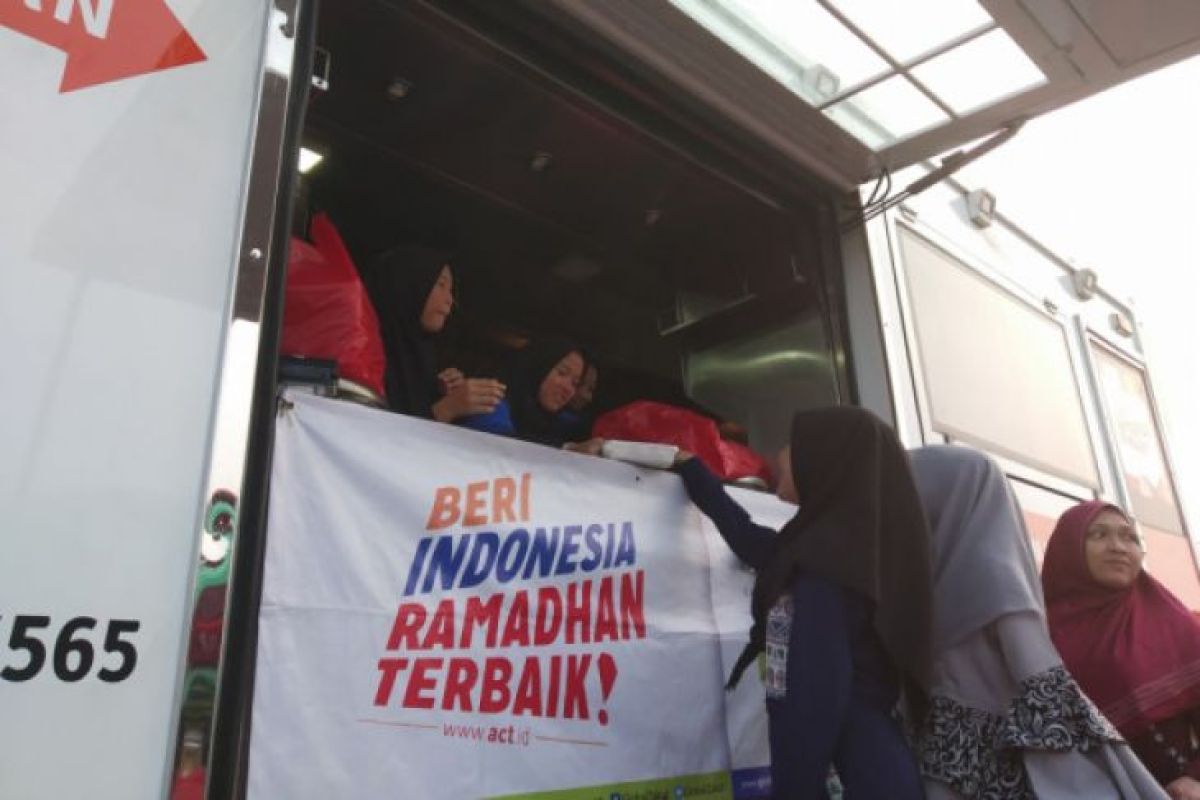 ACT-TNI distribusi paket pangan Ramadhan untuk masyarakat perbatasan