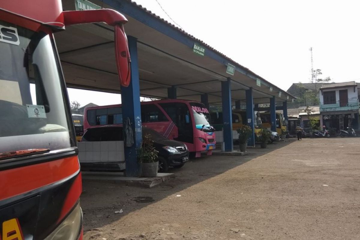 Arus Mudik - Terminal Bus Mandala Rangkasbitung Sepi Penumpang