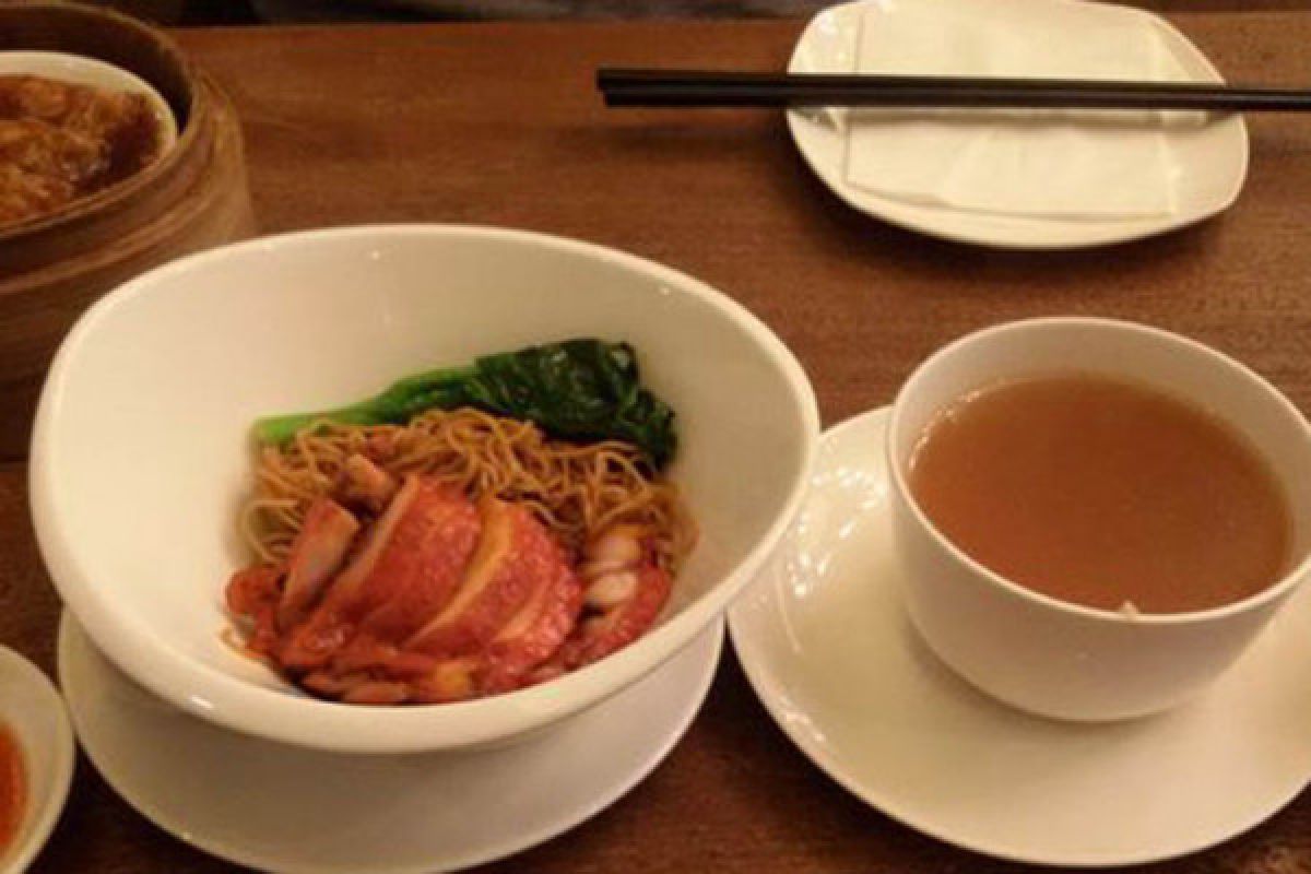 Berbuka puasa dengan hidangan khas Hong Kong