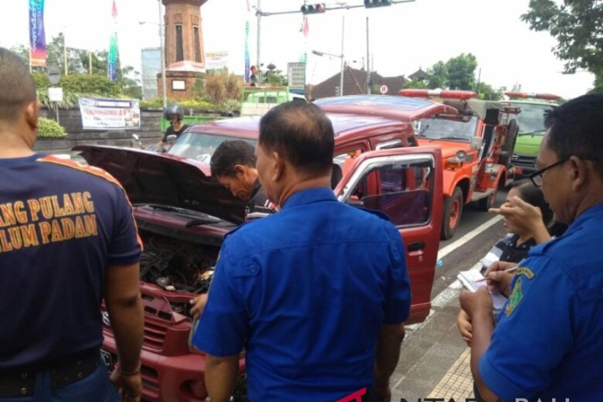 Dua pemudik selamat dari kecelakaan di Jembrana