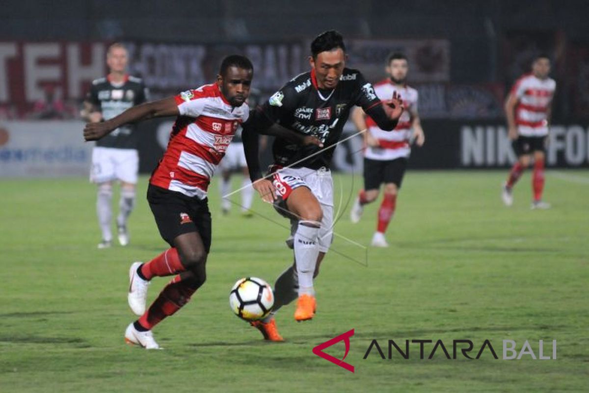 Bali United tahan imbang Madura United 2-2