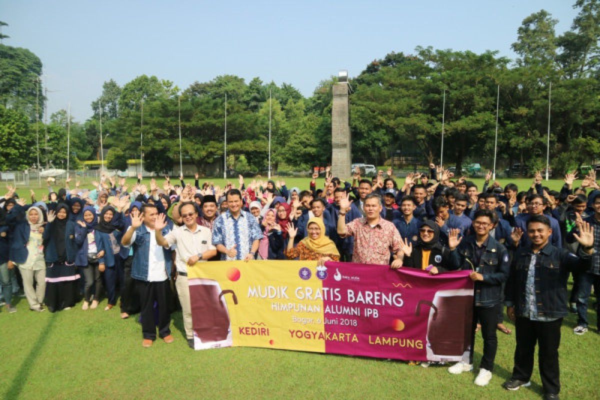 Bangun soliditas keluarga besar IPB, Himpunan Alumni IPB gandeng BEM IPB fasilitasi mahasiswa mudik gratis
