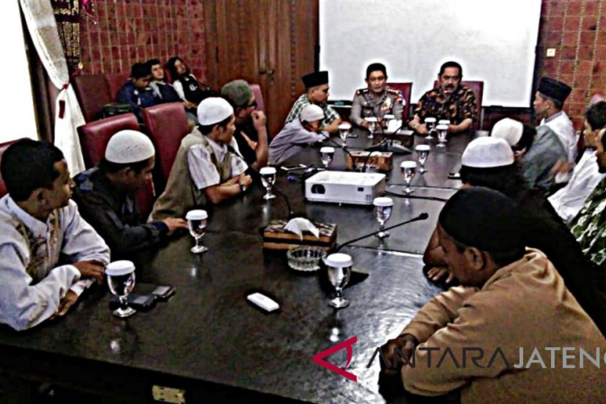 Wali Kota Surakarta buka bersama dengan puluhan mantan napi terorisme