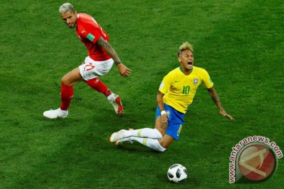 Tim dokter timnas Brasil protes Neymar sering dijegal lawan