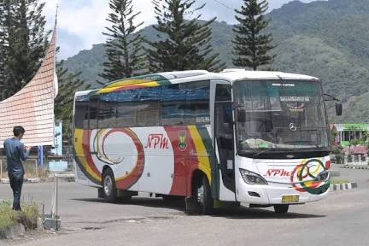 Tiket pesawat mahal, penumpang bus rute Padang-Jakarta meningkat