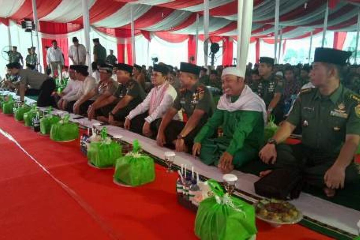 Pangdam kunjungi SAD dan Safari Ramadhan di Jambi