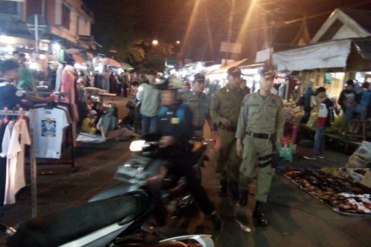 Satpol-PP Padang Panjang bagi tiga shif patroli amankan libur lebaran