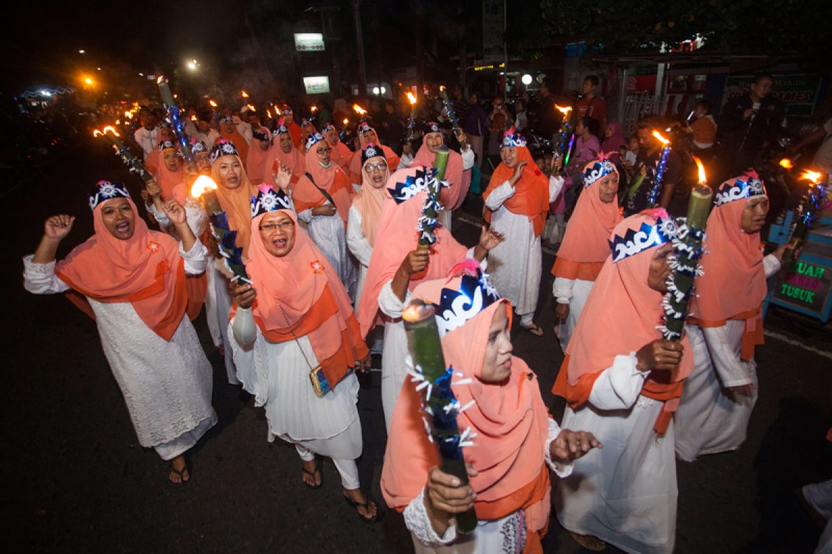 Gema Takbir Jogja memperebutkan piala Raja Yogyakarta